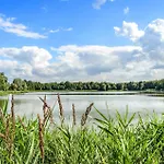 Awesome Home In Heinkenszand With Wifi